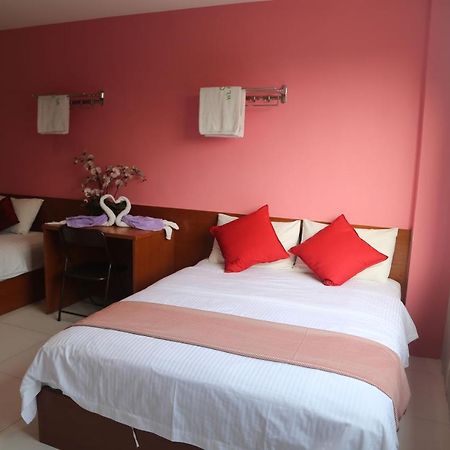 Wl Hotel Kampung Baharu Sungai Buluh Kültér fotó