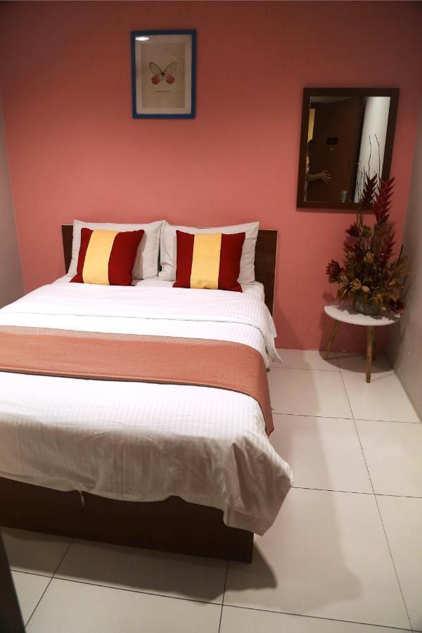 Wl Hotel Kampung Baharu Sungai Buluh Kültér fotó
